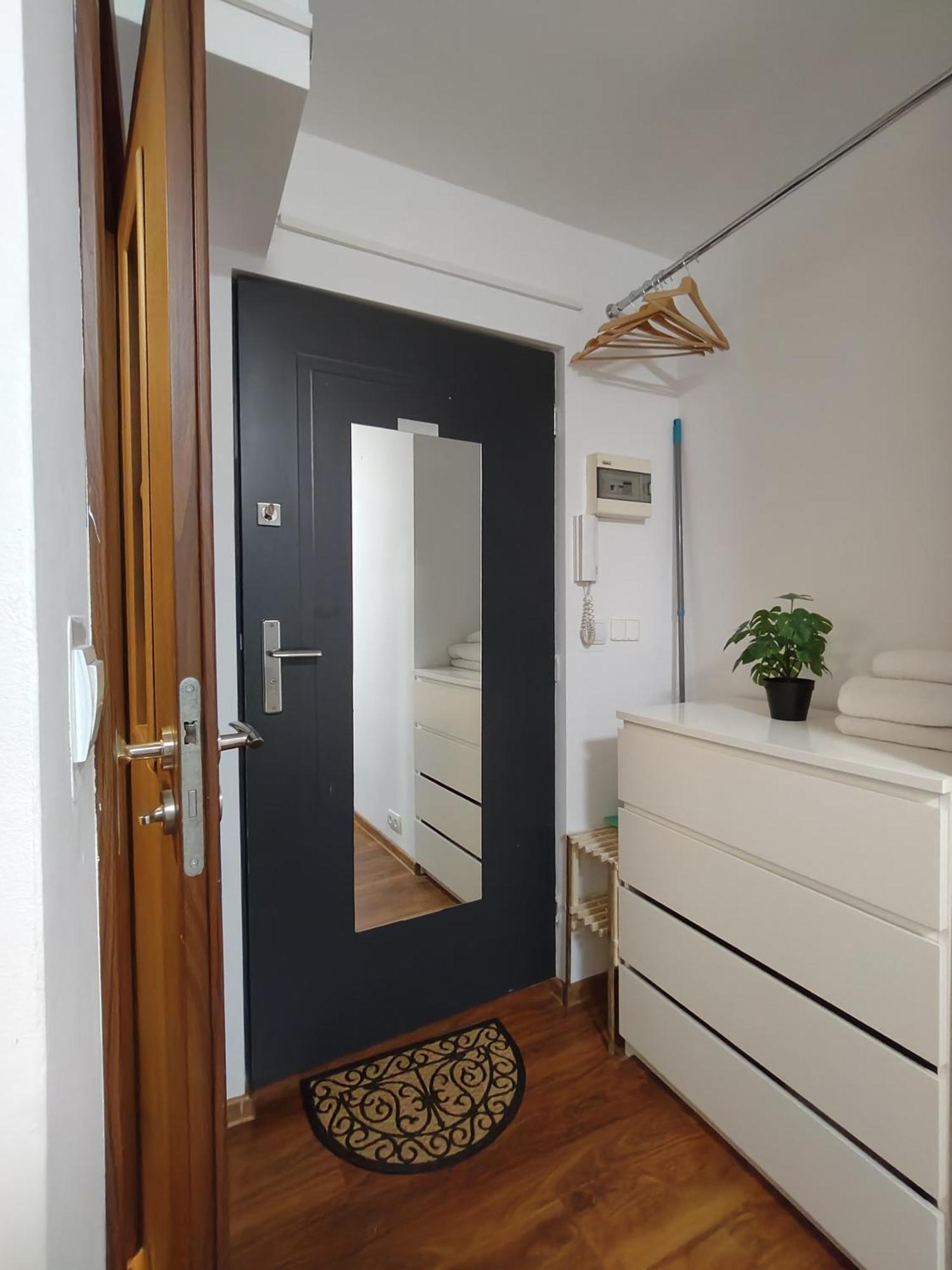 Hollidays Centrum Apartments Варшава Екстер'єр фото