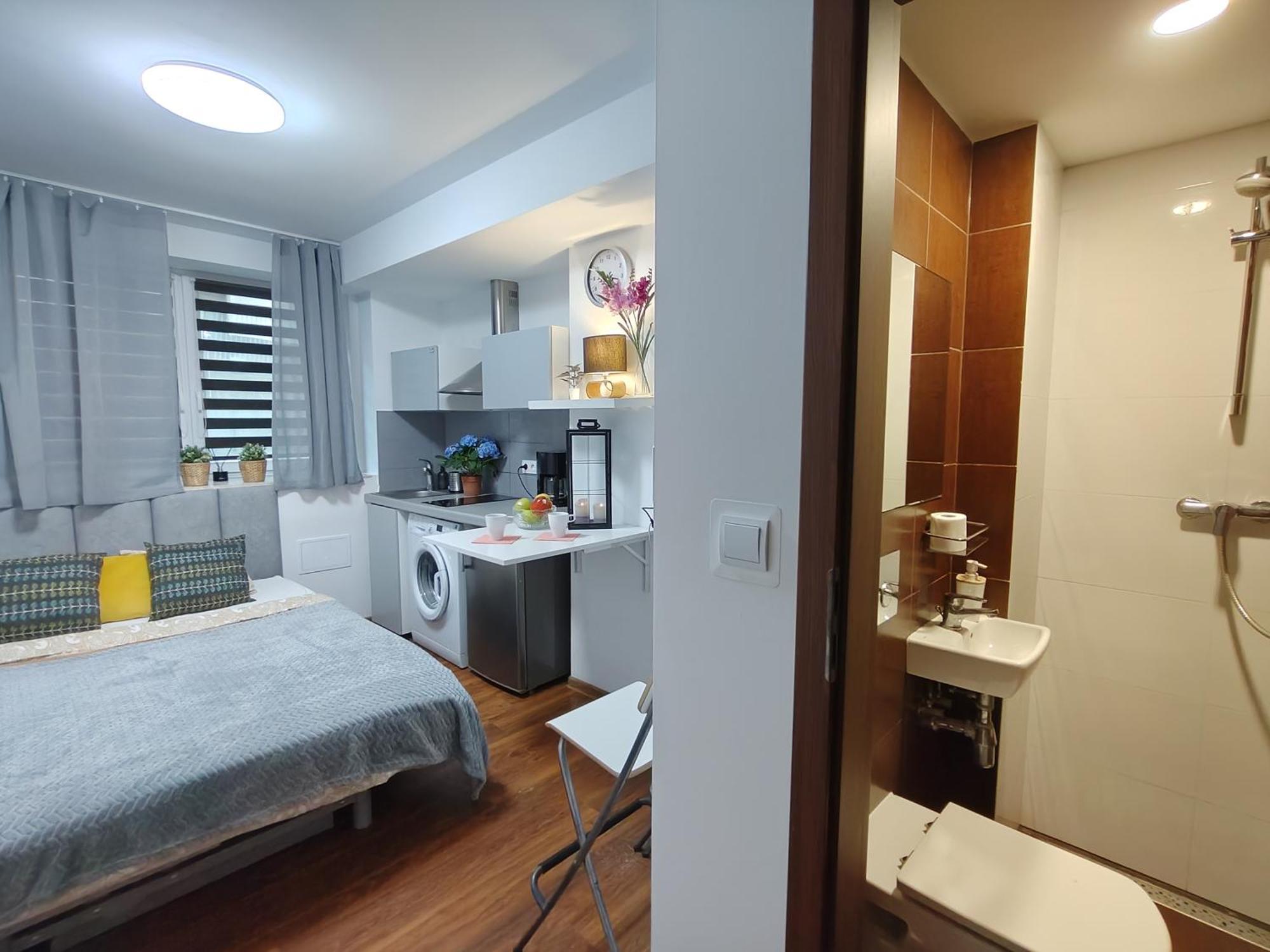 Hollidays Centrum Apartments Варшава Екстер'єр фото