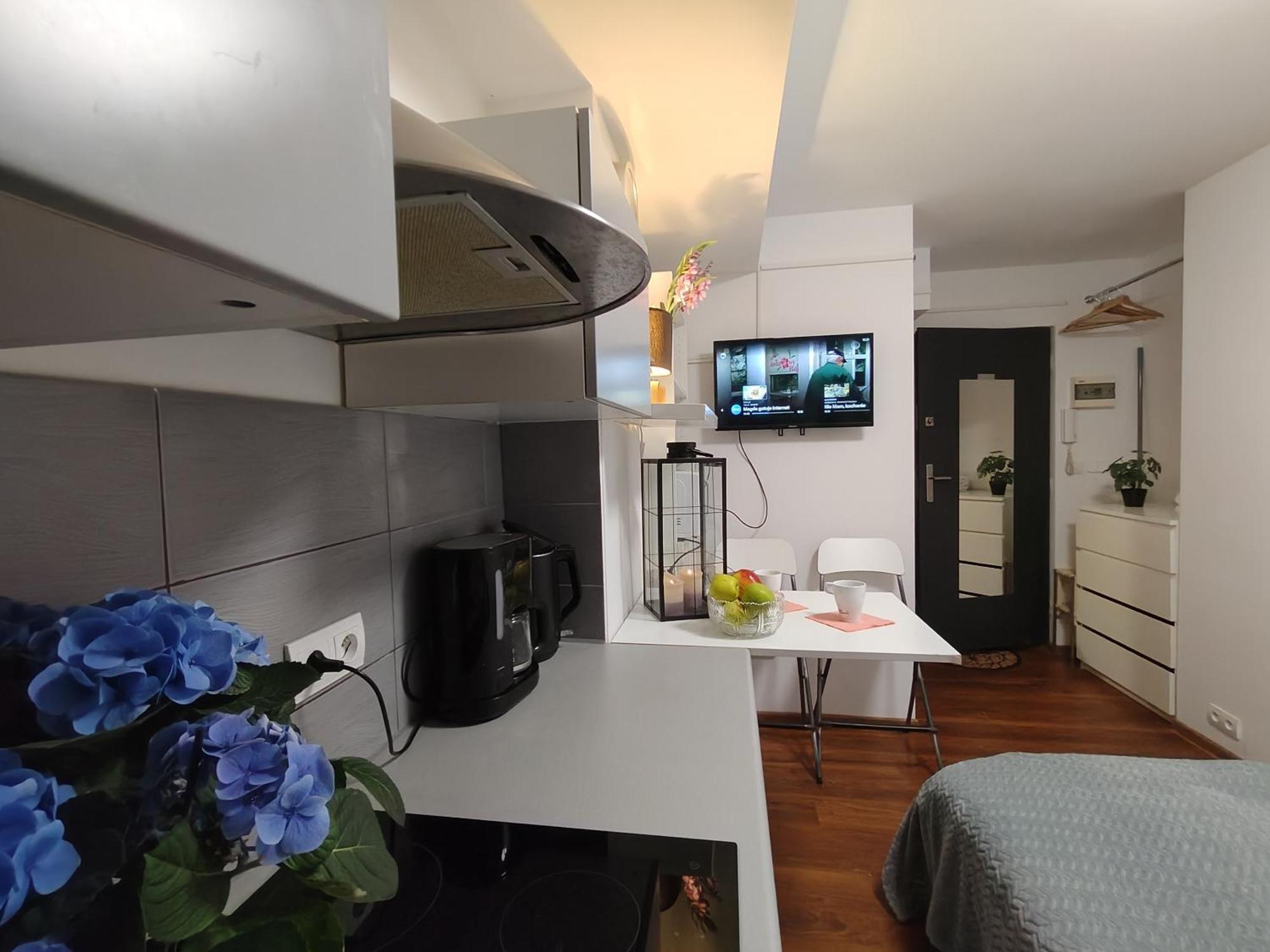 Hollidays Centrum Apartments Варшава Екстер'єр фото