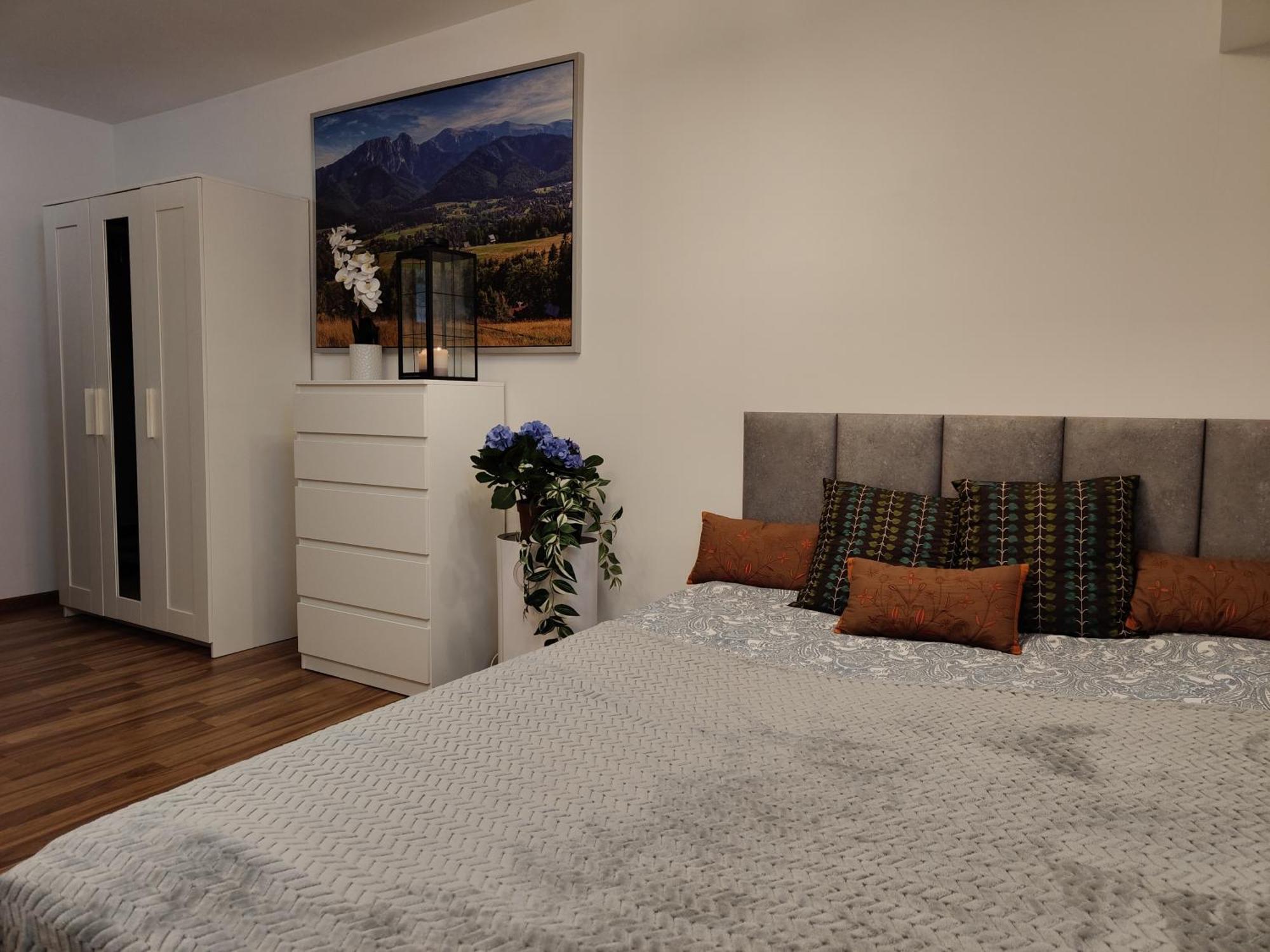 Hollidays Centrum Apartments Варшава Екстер'єр фото
