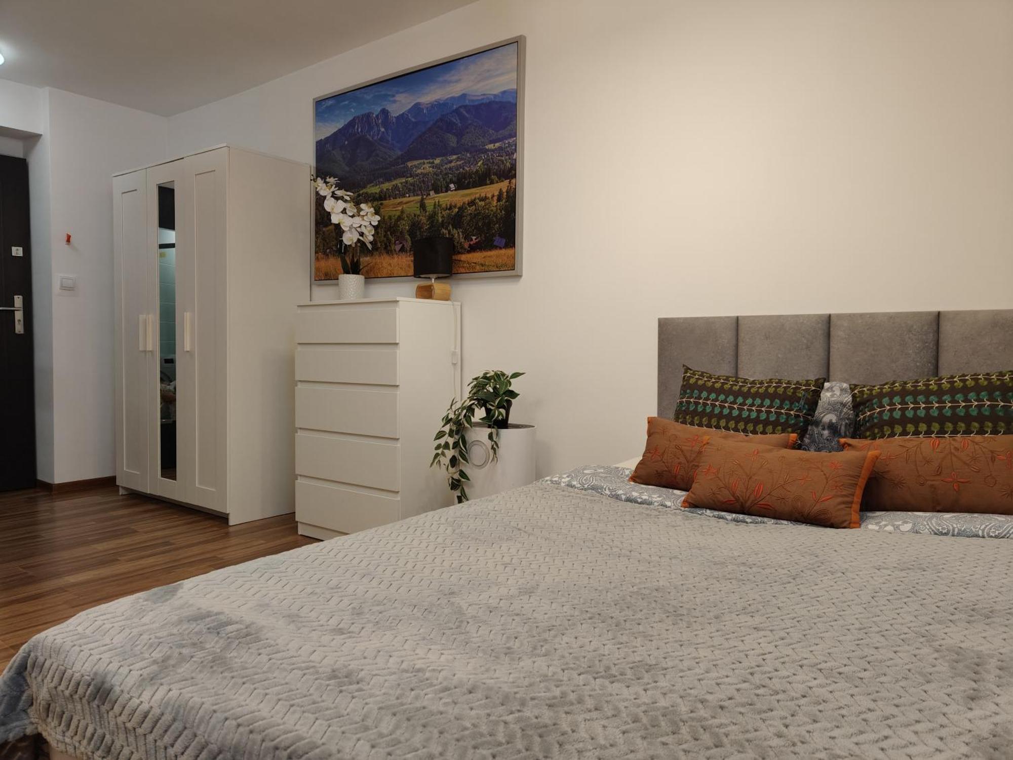 Hollidays Centrum Apartments Варшава Екстер'єр фото