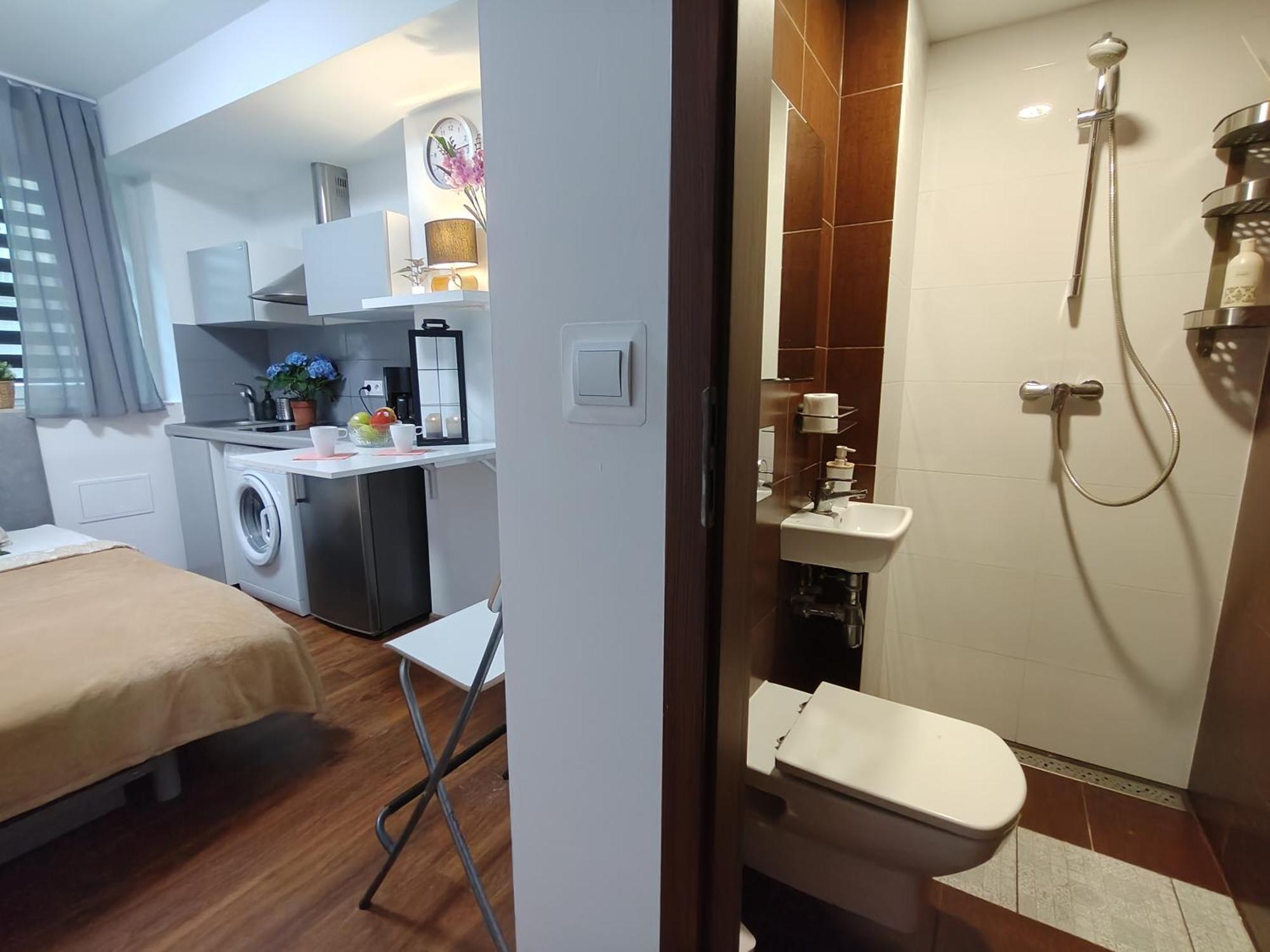 Hollidays Centrum Apartments Варшава Екстер'єр фото
